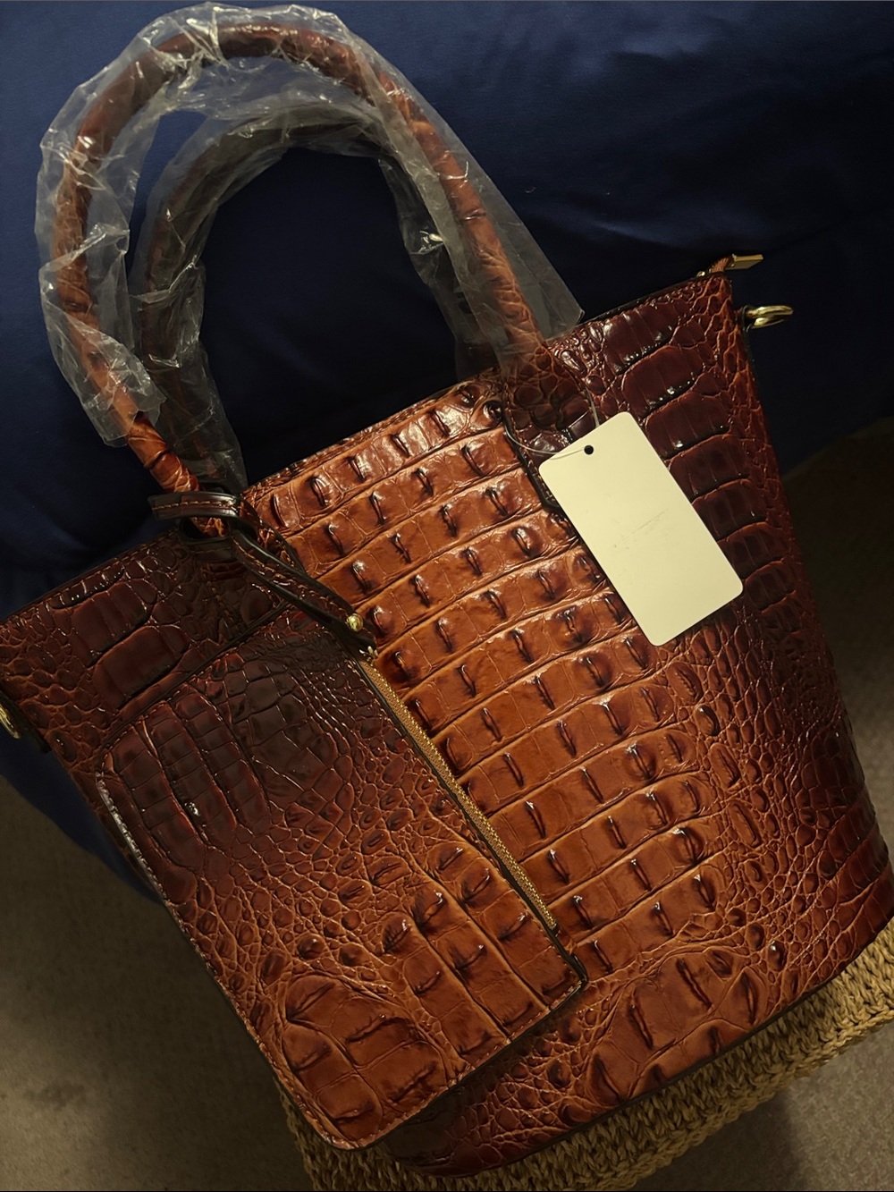 Croc-Embossed Faux Leather Tote Bag with Crossbody Strap in Brown - Picture 3 of 10